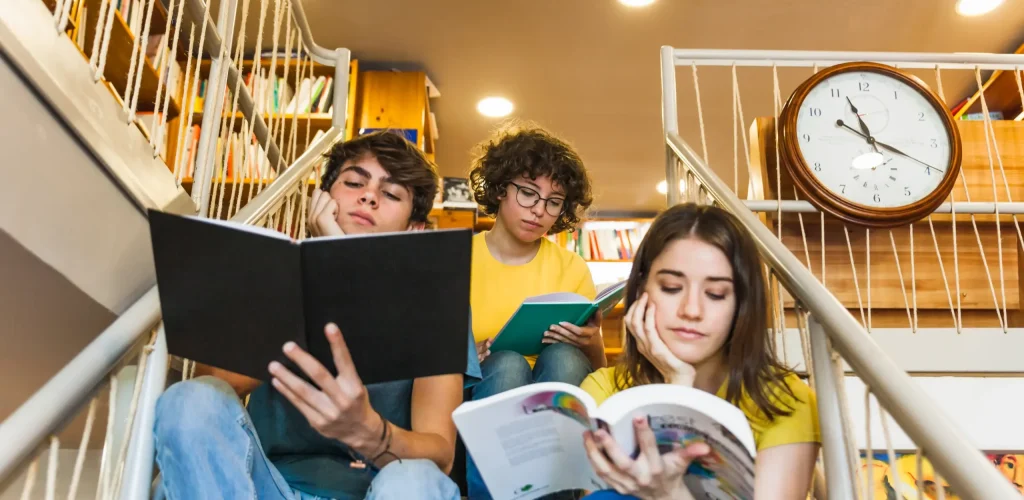 thoughtful-teenagers-reading-steps